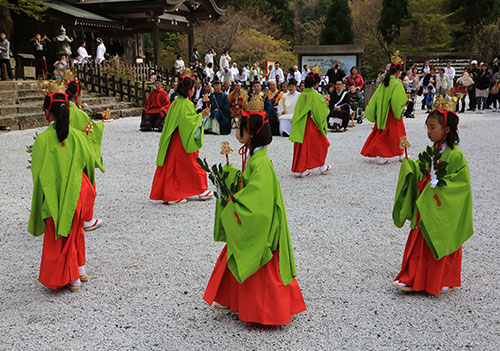 英彦山神宮　稚児舞.jpg